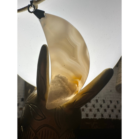 Natural Flower Agate Crescent Moon Pendant Necklace - Picture 2 of 11